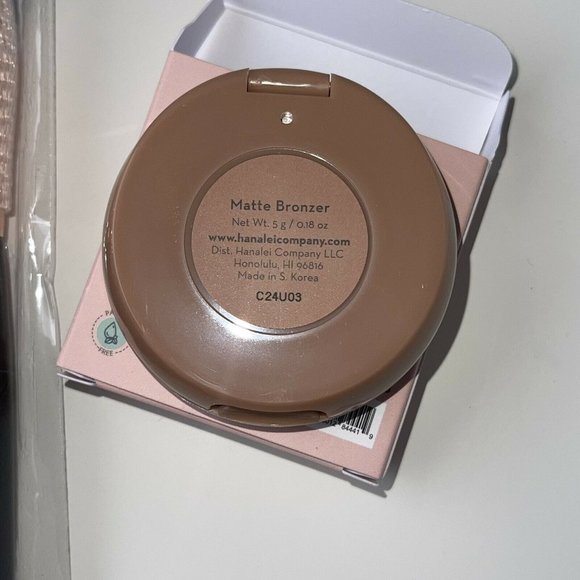Hanalei Beauty Matte Bronzer, REAL HER BRUSH, & YC COLLECTION BLUSH BUNDLE - Picture 7 of 8